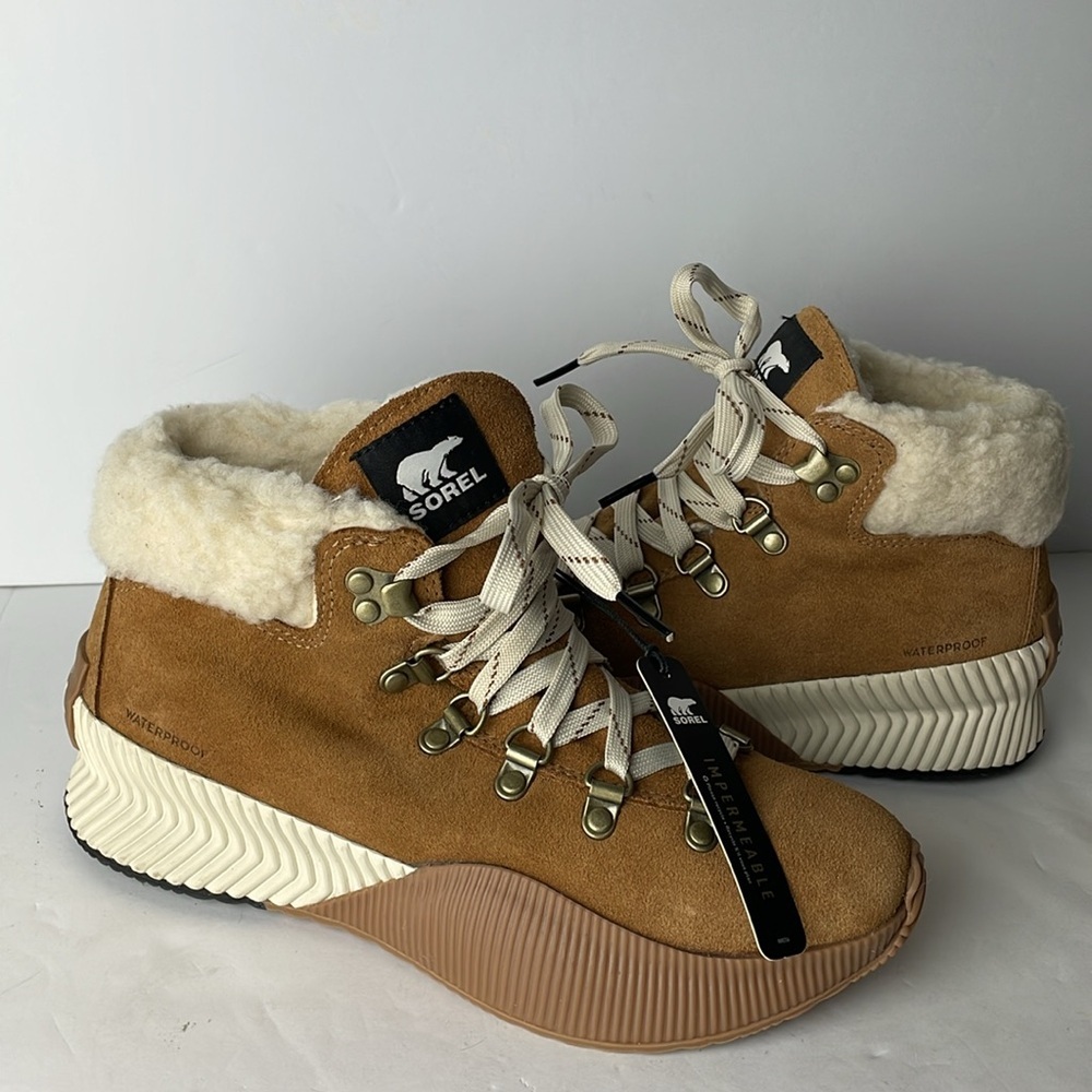 NEW Sorel Out N About 3 Conquest Ankle Boots